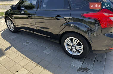 Хэтчбек Ford Focus 2013 в 