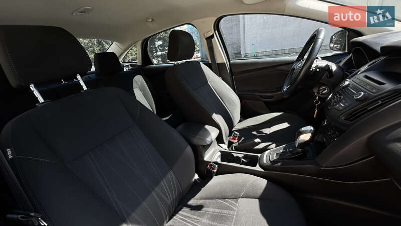 Седан Ford Focus 2015 в Львове