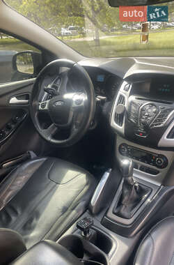 Седан Ford Focus 2013 в 