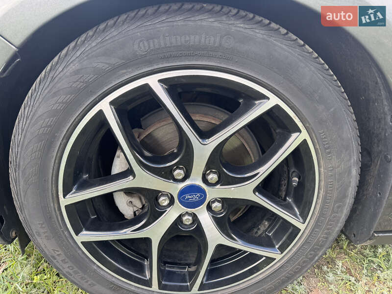 Седан Ford Focus 2017 в Сумах
