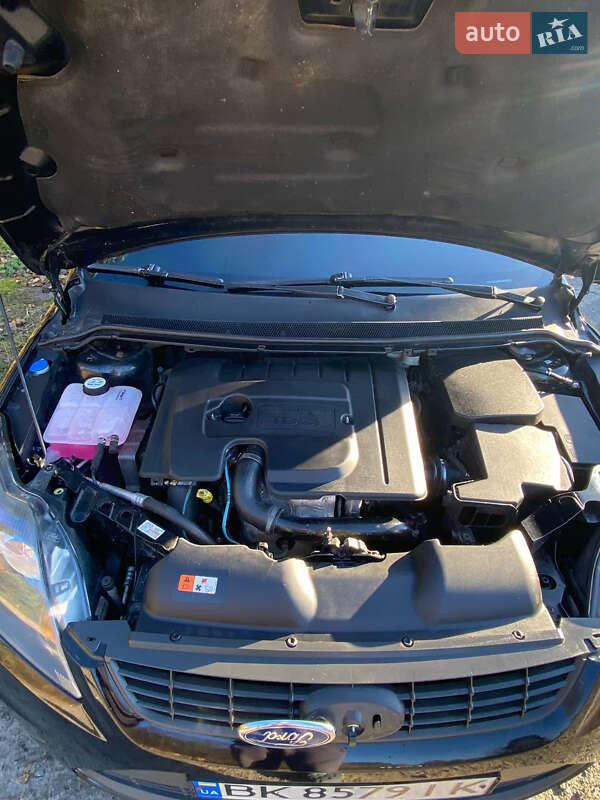 Універсал Ford Focus 2010 в Радивиліві