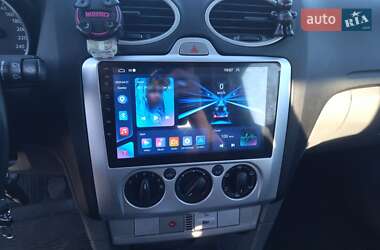 Хэтчбек Ford Focus 2008 в 