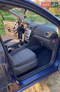 Хэтчбек Ford Focus 2007 в 