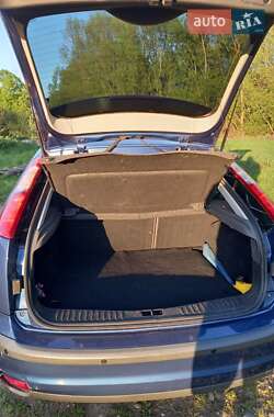 Хэтчбек Ford Focus 2007 в 