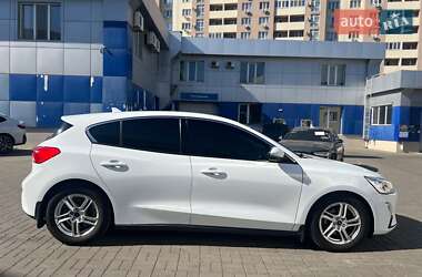Хэтчбек Ford Focus 2019 в 