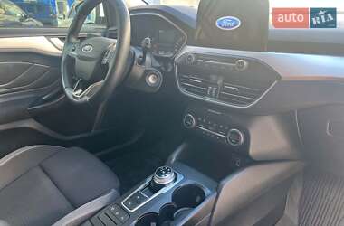 Хэтчбек Ford Focus 2019 в 