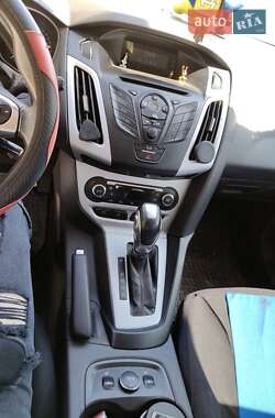 Хэтчбек Ford Focus 2014 в 