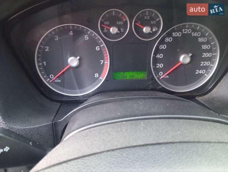 Седан Ford Focus 2006 в Краснограде