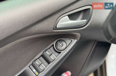 Хэтчбек Ford Focus 2013 в 
