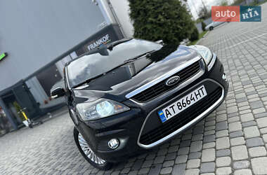 Хэтчбек Ford Focus 2010 в 