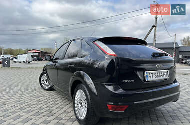 Хэтчбек Ford Focus 2010 в 