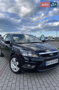 Хетчбек Ford Focus 2010 в 