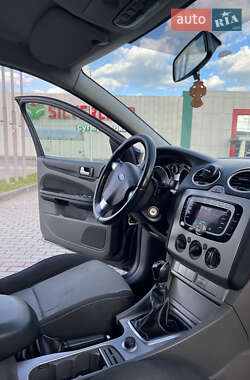 Хетчбек Ford Focus 2010 в 