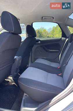 Седан Ford Focus 2010 в 