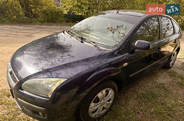 Хэтчбек Ford Focus 2004 в 