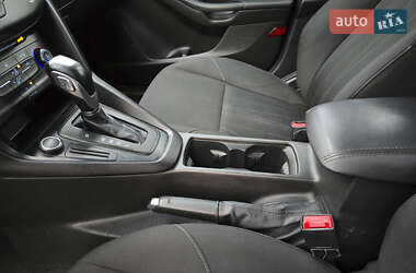 Хэтчбек Ford Focus 2015 в 
