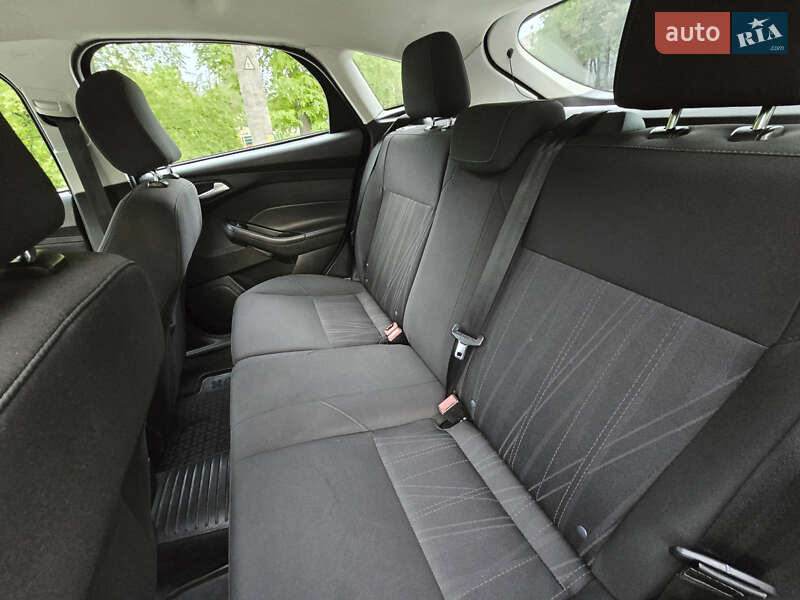 Хэтчбек Ford Focus 2015 в Киеве