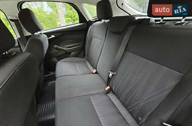 Хэтчбек Ford Focus 2015 в 