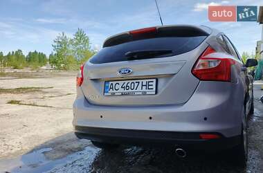 Хэтчбек Ford Focus 2014 в 
