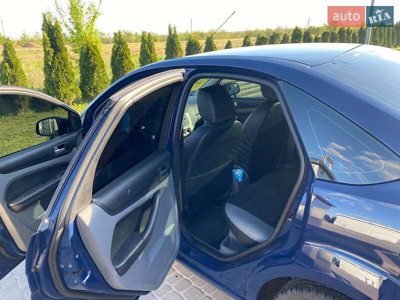 Седан Ford Focus 2008 в Комарному