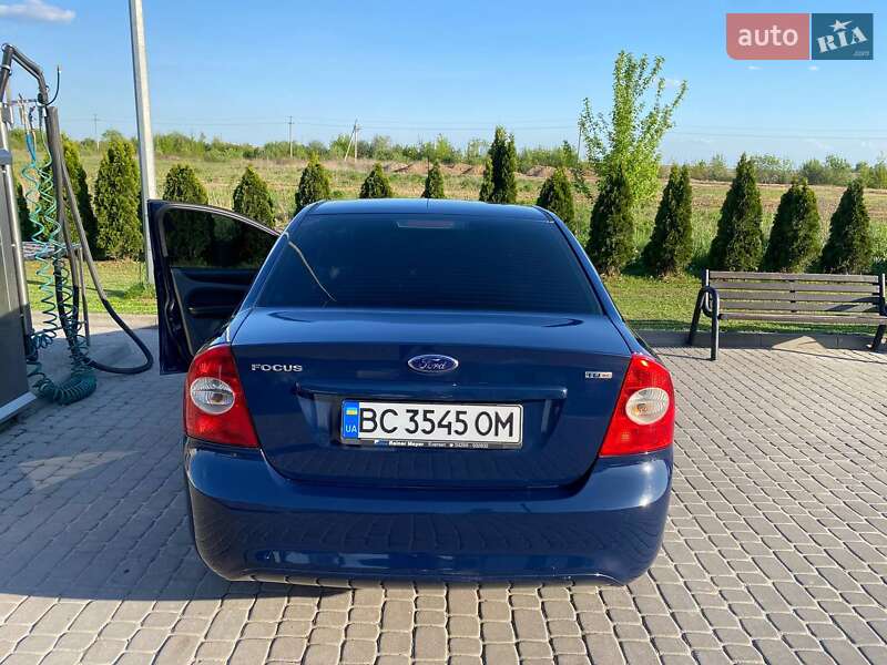 Седан Ford Focus 2008 в Комарному