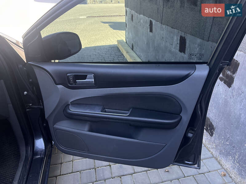 Хэтчбек Ford Focus 2011 в Одессе