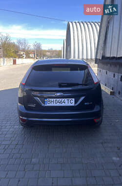 Хэтчбек Ford Focus 2011 в 