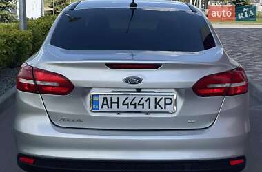 Седан Ford Focus 2015 в 
