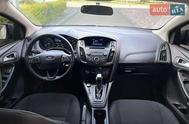 Седан Ford Focus 2015 в 