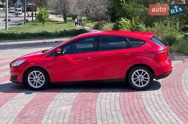 Хетчбек Ford Focus 2015 в 