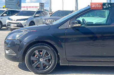 Хэтчбек Ford Focus 2009 в 