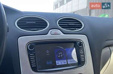 Хэтчбек Ford Focus 2009 в 