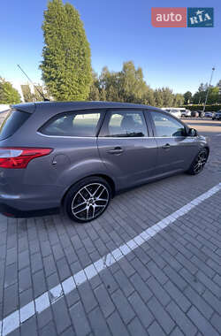 Универсал Ford Focus 2012 в 