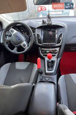 Хэтчбек Ford Focus 2013 в 