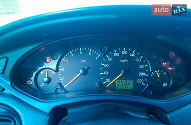 Седан Ford Focus 2003 в 