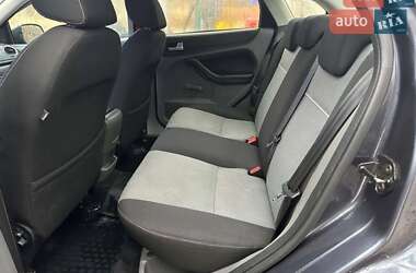 Седан Ford Focus 2010 в 