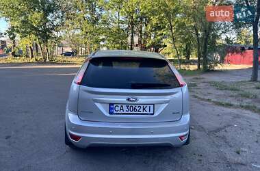 Хэтчбек Ford Focus 2010 в 