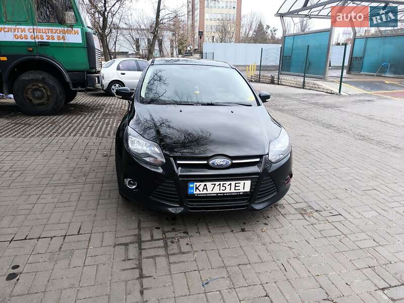 Хэтчбек Ford Focus 2013 в 