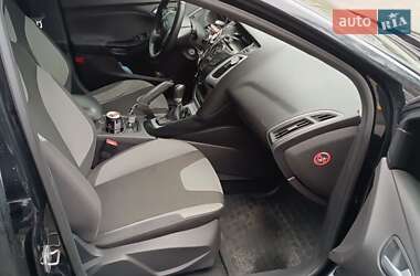 Хэтчбек Ford Focus 2013 в 