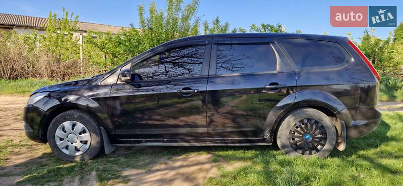 Универсал Ford Focus 2009 в Песчанке