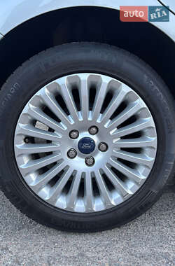 Хэтчбек Ford Focus 2009 в 