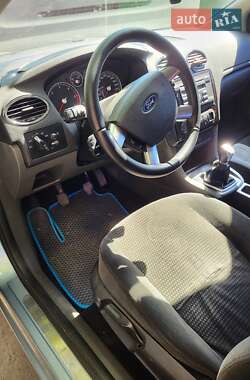 Хэтчбек Ford Focus 2005 в 
