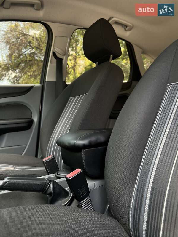 Хэтчбек Ford Focus 2008 в Черкассах