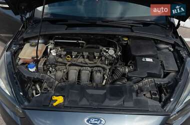 Хетчбек Ford Focus 2016 в 