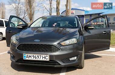 Хетчбек Ford Focus 2016 в 