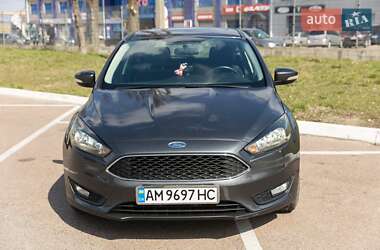 Хетчбек Ford Focus 2016 в 