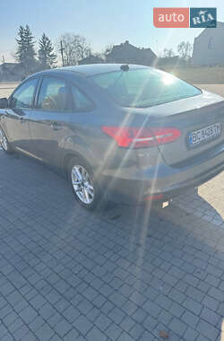 Седан Ford Focus 2015 в 