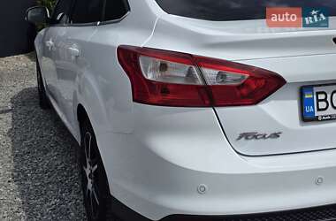 Седан Ford Focus 2011 в 