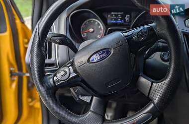 Хэтчбек Ford Focus 2013 в 