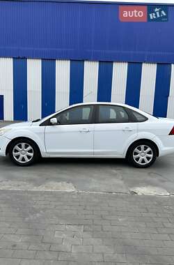 Седан Ford Focus 2010 в 